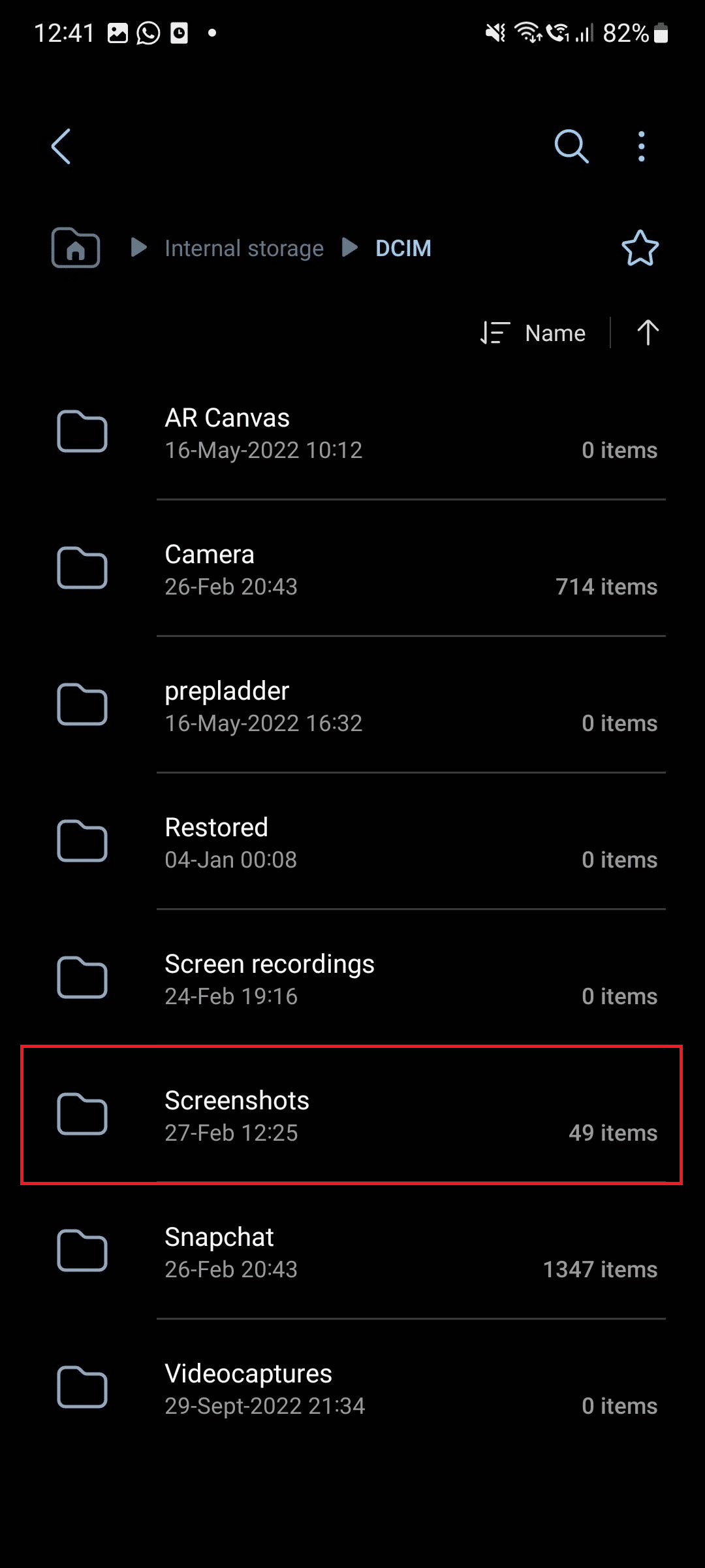 Di folder DCIM, ketuk folder Screenshots. | Di mana Tangkapan Layar Disimpan di Android?