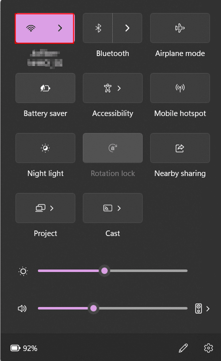 Activez le Wi-Fi sur votre PC et attendez qu'il se connecte à votre routeur.