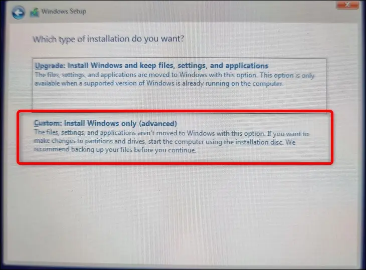 Anda harus memilih opsi Install Windows Only. Jangan memilih untuk Perbarui Windows karena Anda belum menginstal Windows