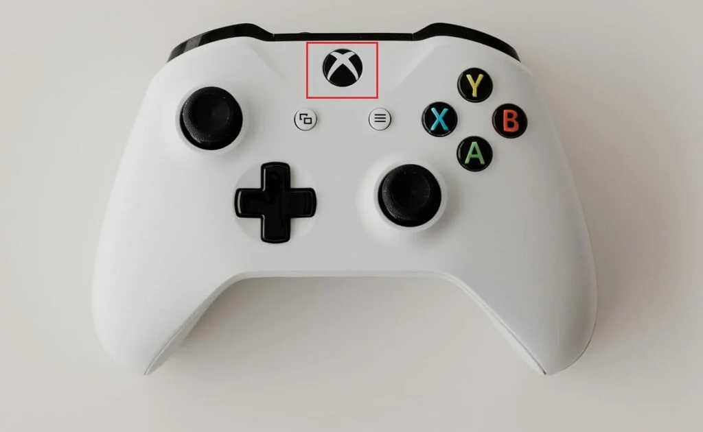 Appuyez longuement sur le bouton Xbox de votre manette