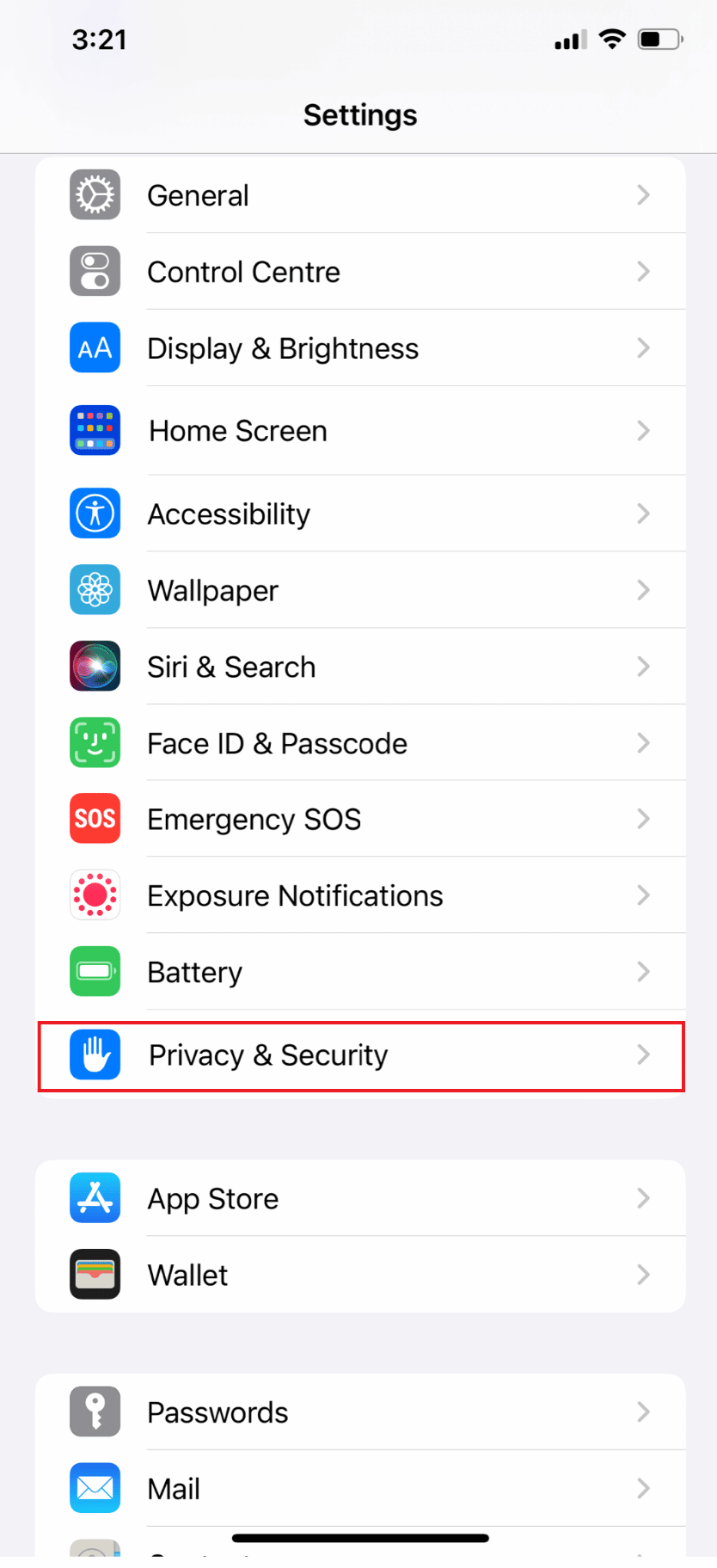 vá para as configurações e toque na opção Privacidade e segurança | localização não disponível iPhone iMessage