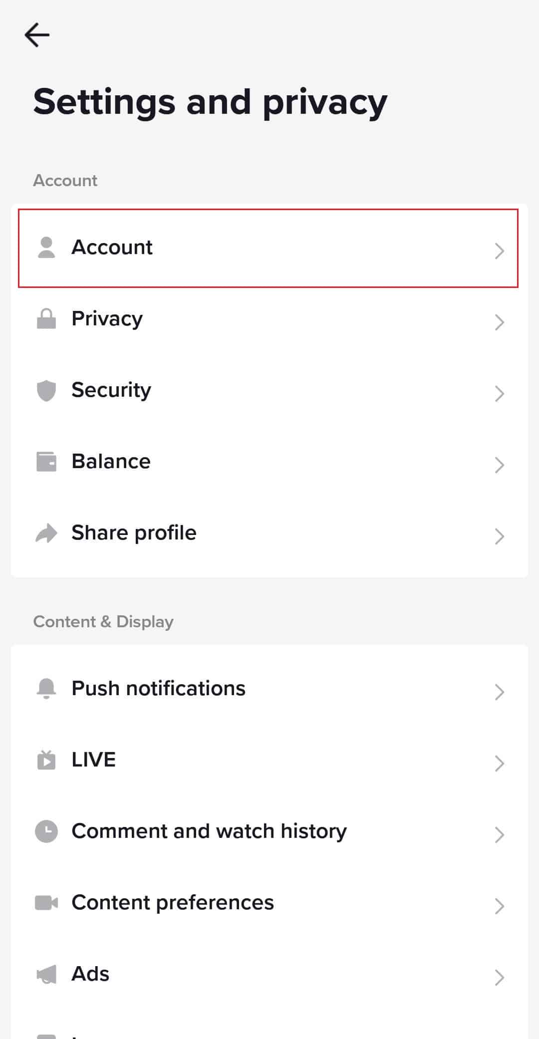 Appuyez sur l'option Compte dans l'application TikTok