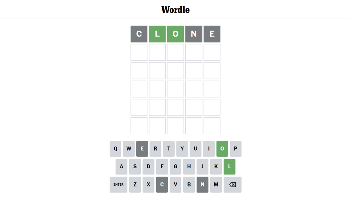 Wordle をプレイし、最初の単語試行として「Clone」を推測します。