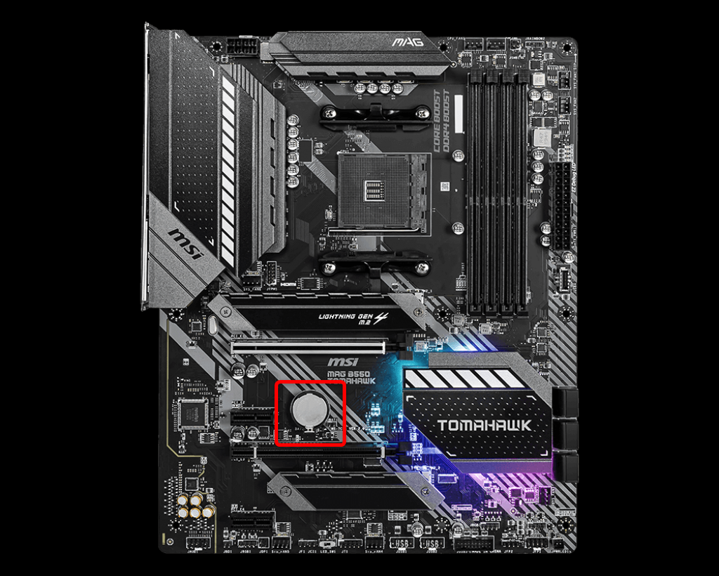 Emplacement de la batterie CMOS sur la carte mère MSI B550 Tomahawk. La batterie est située sous le port PCIe principal