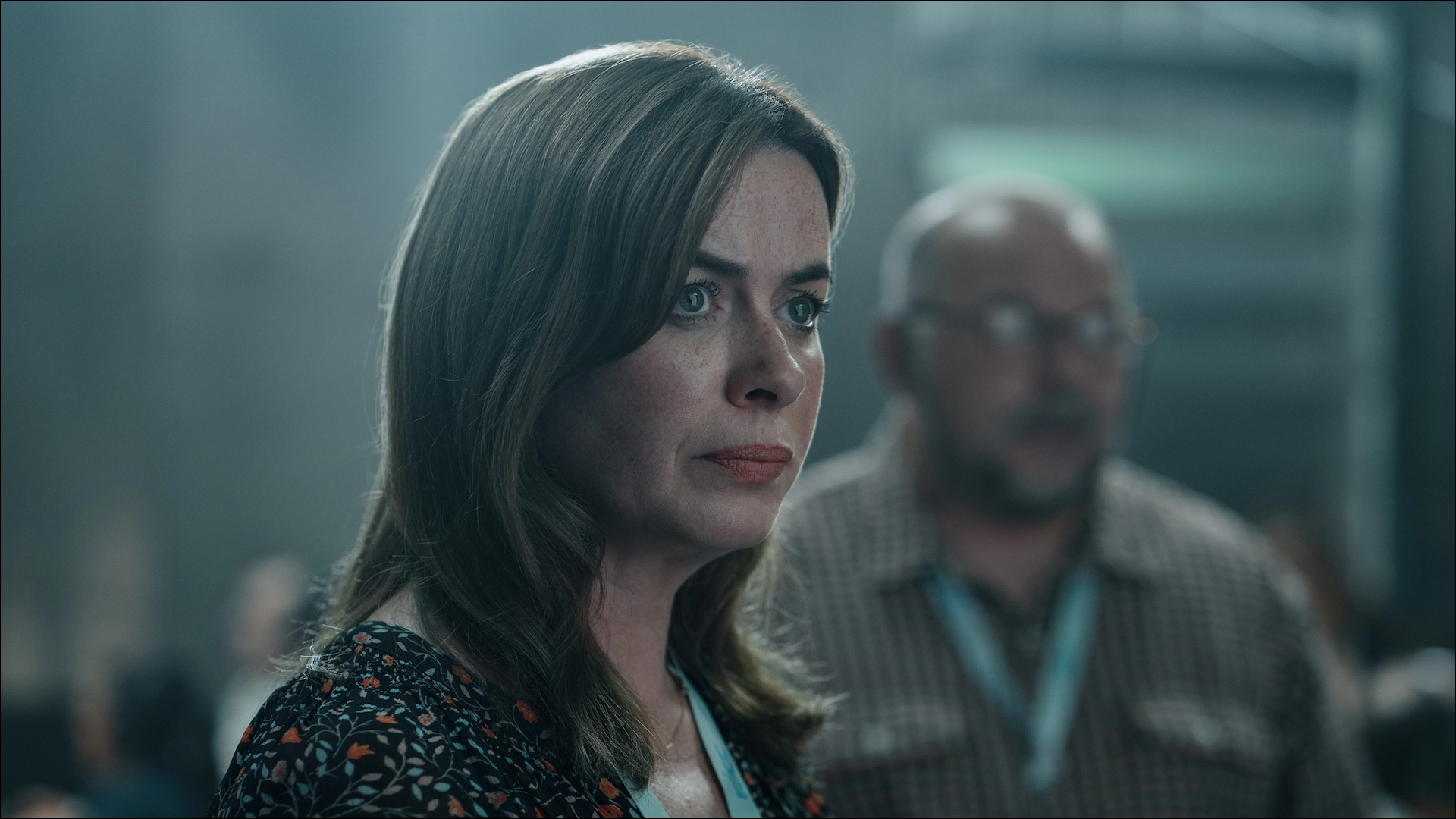 Eve Myles montrée dans une scène de Hijack