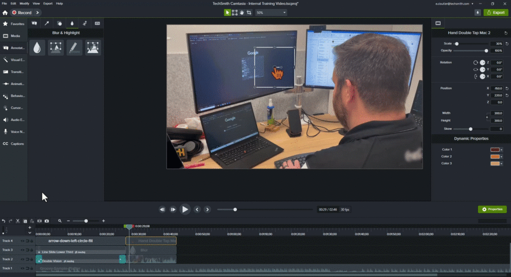 Gif de alguien editando en Camtasia